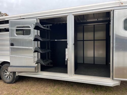 2020 Logan Coach Stockman Combo 20’ Mid-Tack Trailer - Image 7