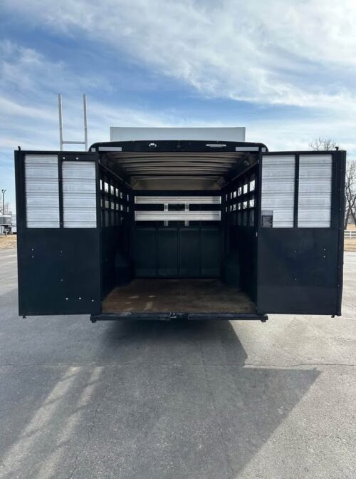 2020 Logan Coach Select 810 Stock/Combo LQ Trailer - Image 3