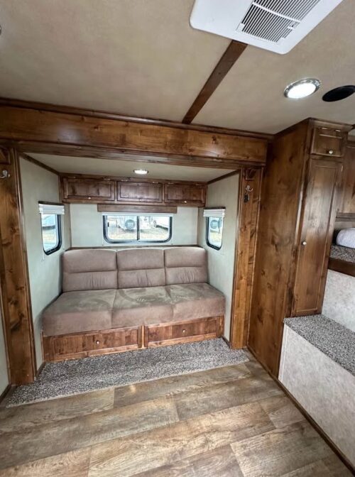 2020 Logan Coach Select 810 Stock/Combo LQ Trailer - Image 9
