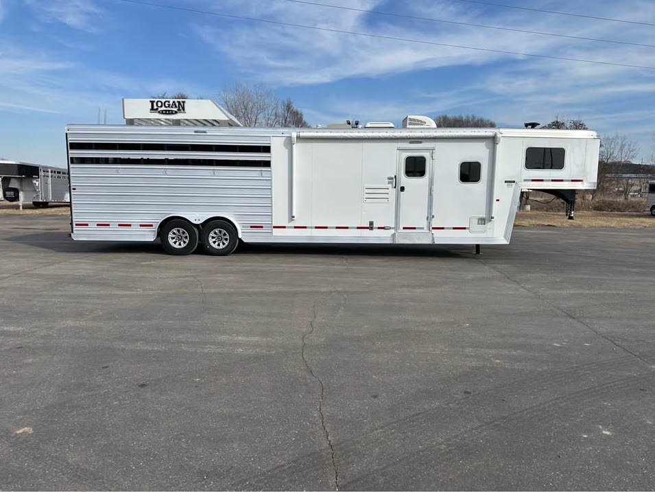 livestock trailer with living quarters for sale