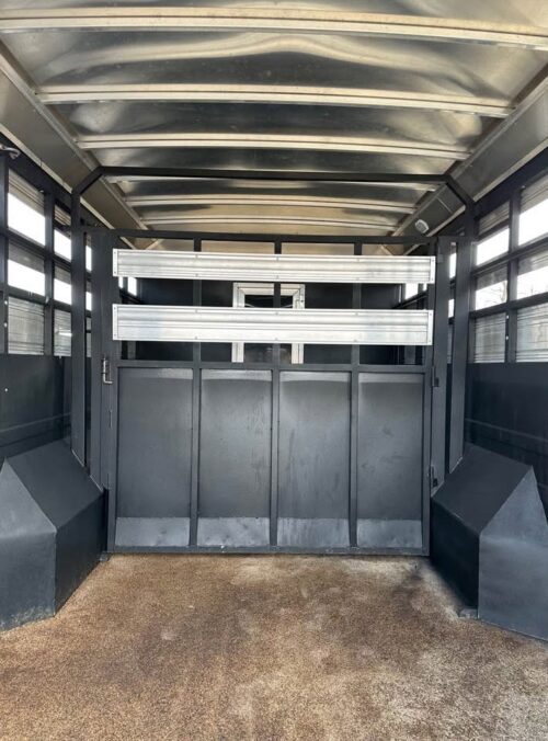 2020 Logan Coach Select 810 Stock/Combo LQ Trailer - Image 11