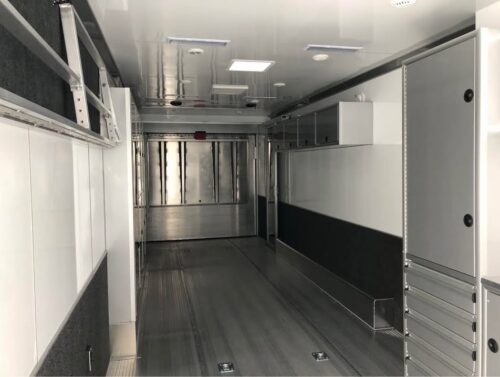 2023 InTech 44' All-Aluminum Gooseneck - Image 4