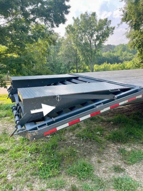 2024 Blazer 35’ Gooseneck Equipment Trailer - Image 3