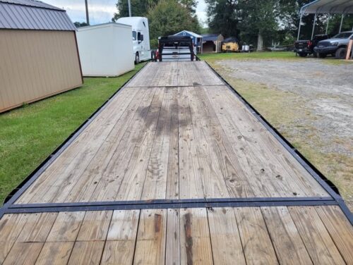 2023 Stryker 40' Gooseneck Trailer - Image 3