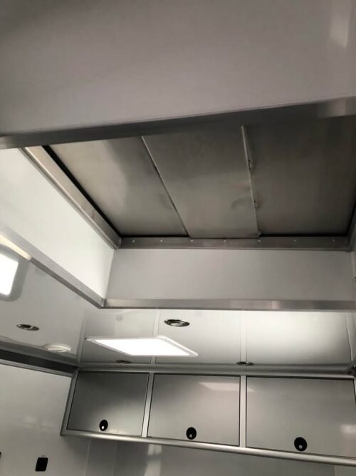 2023 InTech 44' All-Aluminum Gooseneck - Image 10