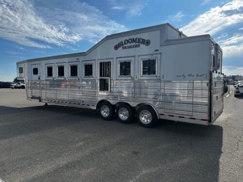 2017 Bloomer 7 Horse Gooseneck Trainer Deluxe - Image 3