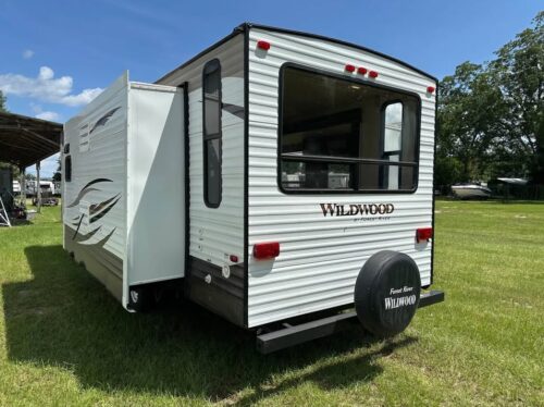 2017 Forest River Wildwood 27REI Travel Trailer - Image 7