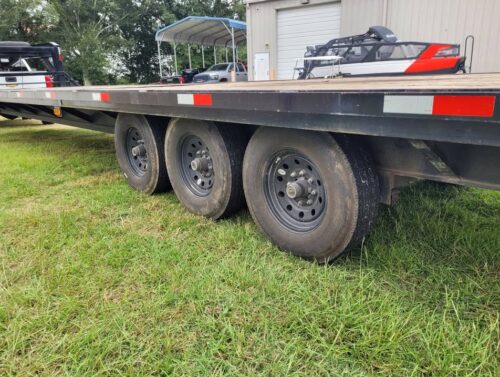 2023 Stryker 40' Gooseneck Trailer - Image 4