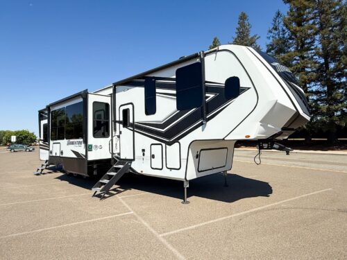 2022 Grand Design Momentum 395MS Toy Hauler - Image 8
