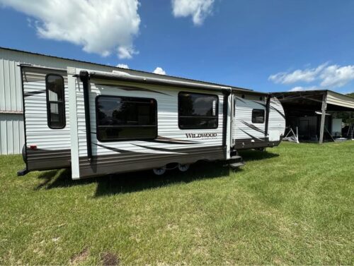 2017 Forest River Wildwood 27REI Travel Trailer - Image 12
