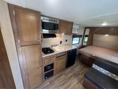 2017 Aspen Trail M 1600RB Travel Trailer - Image 8