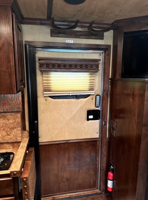 2015 Bloomer 4 Horse Evolution Side Load Trailer - Image 18