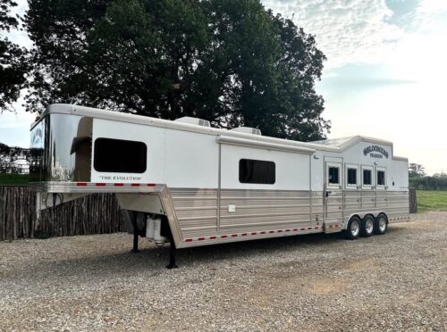 2015 Bloomer 4 Horse Evolution Side Load Trailer - Image 19